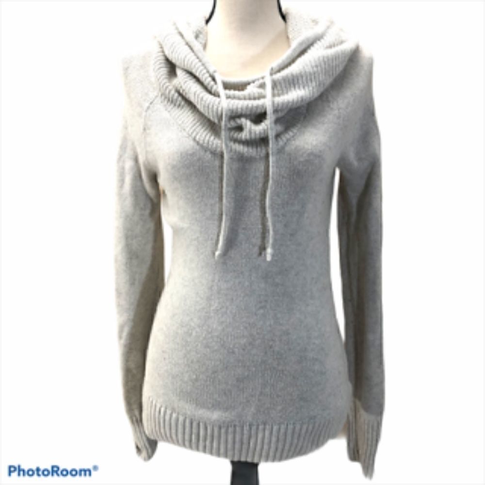 Columbia Fitted Pullover with Funnel Neck Hoodie. Size S.